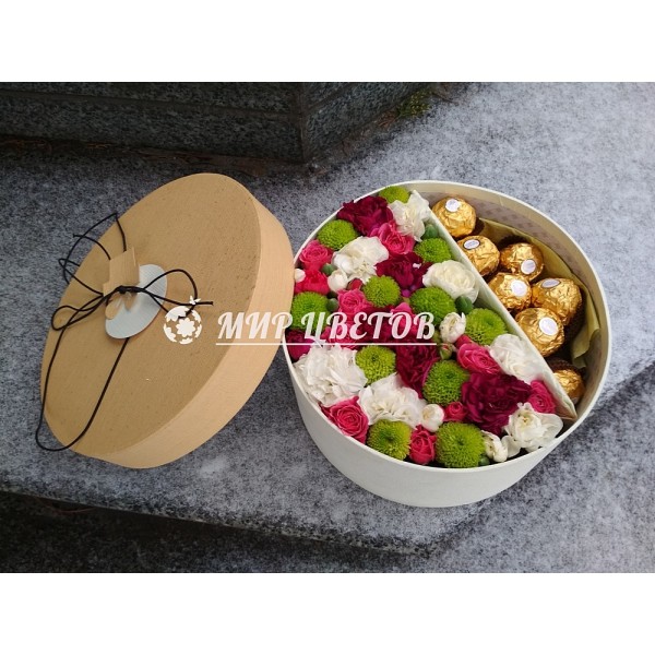 Коробка круглая с цветами и ферреро роше