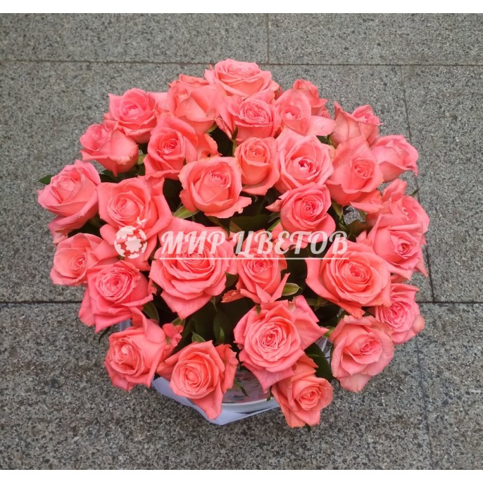 Коробка круглая с розовыми розами flowerbox
